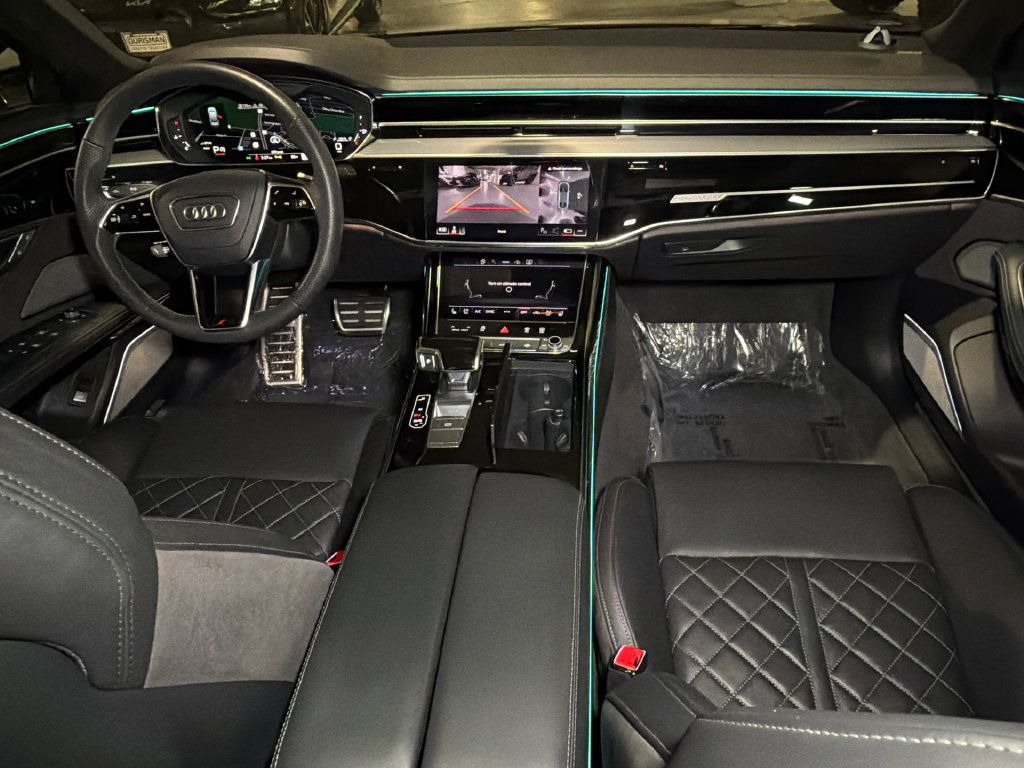 Used 2024 Audi S8 AWD/4WD image 15