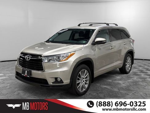 Used 2016 Toyota Highlander XLE image 10