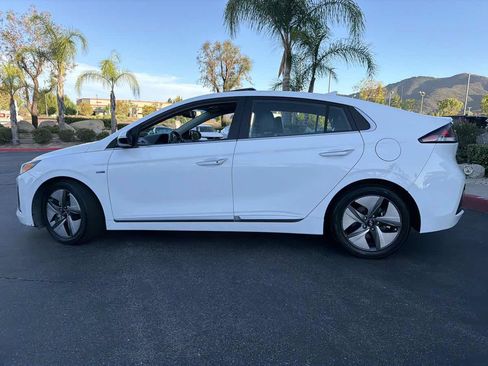 Used 2020 Hyundai Ioniq Limited FWD image 11