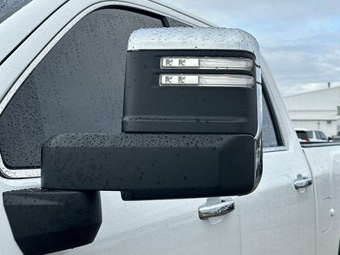 Used 2022 GMC Sierra 3500 SLT w/ SLT Convenience Package image 6