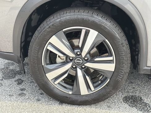 Certified 2026 Nissan Rogue SL AWD/4WD image 32