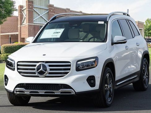 New 2026 Mercedes-Benz GLB 250 image 4