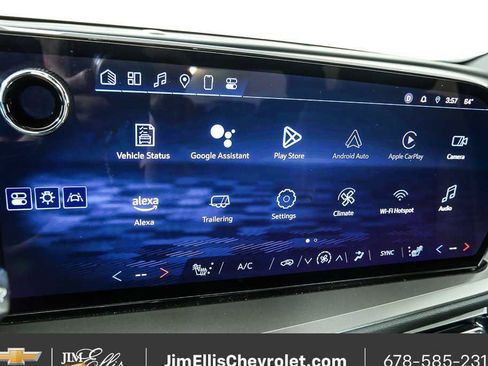 Certified 2025 Chevrolet Traverse LT FWD image 13