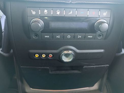 Used 2011 Cadillac Escalade Platinum image 13