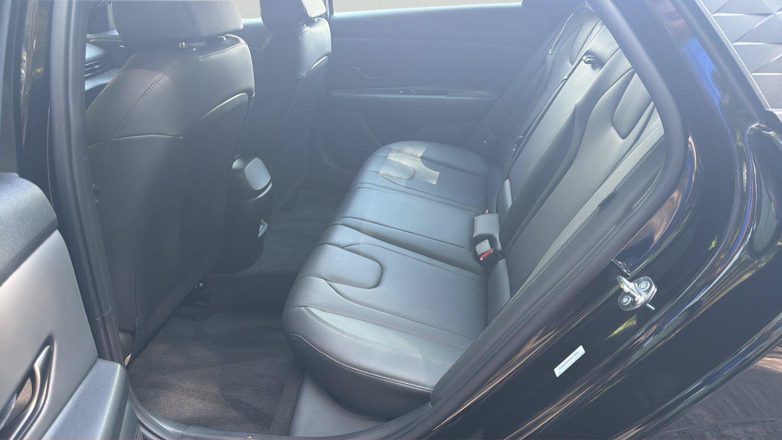 Used 2026 Hyundai Elantra SEL Sport FWD image 11
