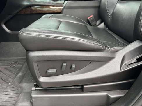 Used 2019 Chevrolet Tahoe LT w/ LT Signature Package AWD/4WD image 19