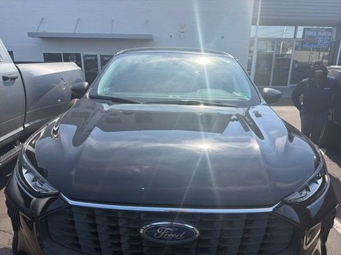 Certified 2024 Ford Escape Active AWD/4WD image 2