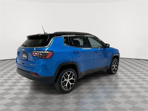 Used 2024 Jeep Compass Limited image 11