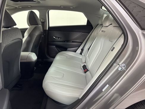 New 2026 Hyundai Elantra Limited image 18