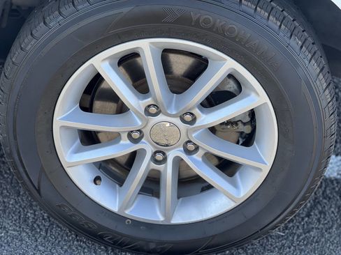 Used 2019 Dodge Grand Caravan SXT FWD image 28
