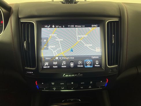 Used 2019 Maserati Levante Trofeo image 33