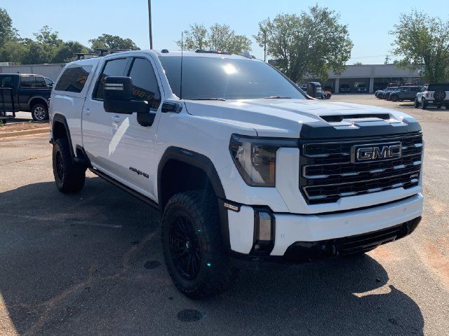 Used 2024 GMC Sierra 2500 AT4 w/ AT4 Premium Plus Package AWD/4WD image 3