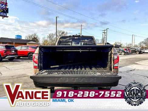 Used 2024 Nissan Titan PRO-4X image 16
