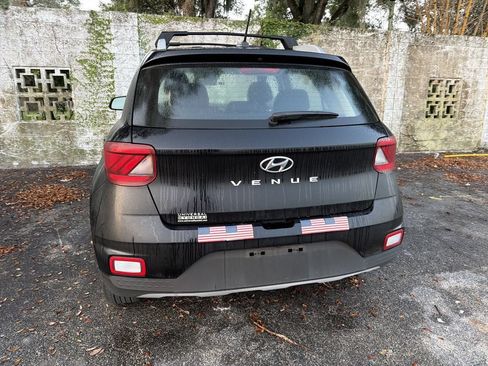 Used 2024 Hyundai Venue SEL FWD image 6