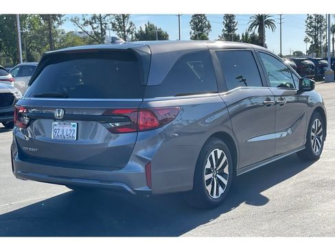 Used 2026 Honda Odyssey EX-L image 6
