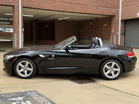 Used 2011 BMW Z4 sDrive30i image 33