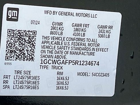 Used 2024 Chevrolet Express 2500 w/ Driver Convenience Package image 27