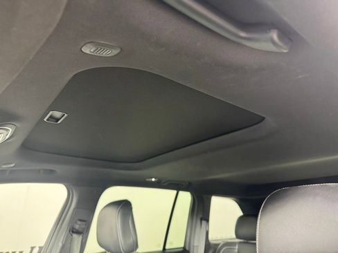 Used 2023 Jeep Grand Cherokee Altitude RWD image 36