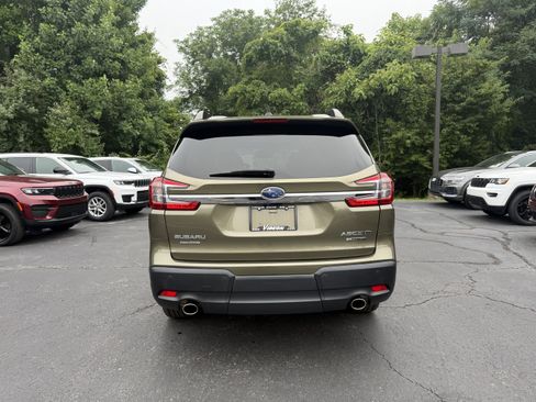 Used 2023 Subaru Ascent Limited w/ Technology Package AWD/4WD image 5
