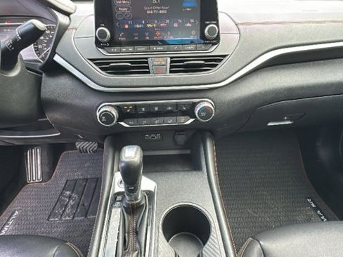 Certified 2020 Nissan Altima 2.5 SR w/ Premium Package image 22