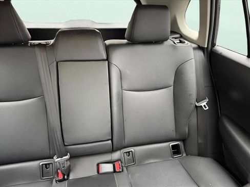 Used 2024 Toyota Corolla Cross XLE image 19