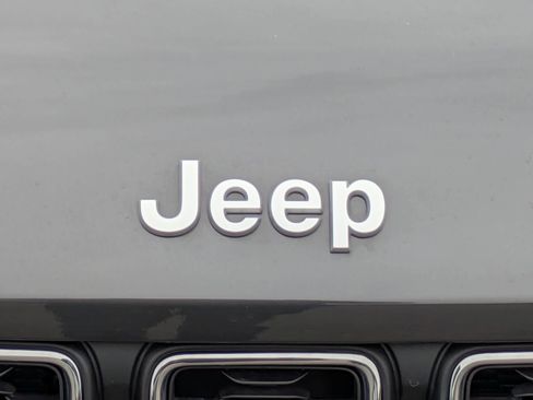 New 2026 Jeep Grand Cherokee Laredo X AWD/4WD image 30