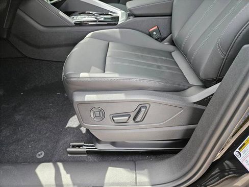 Used 2025 Audi Q5 Premium Plus w/ Premium Plus image 4