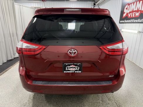 Used 2017 Toyota Sienna image 5