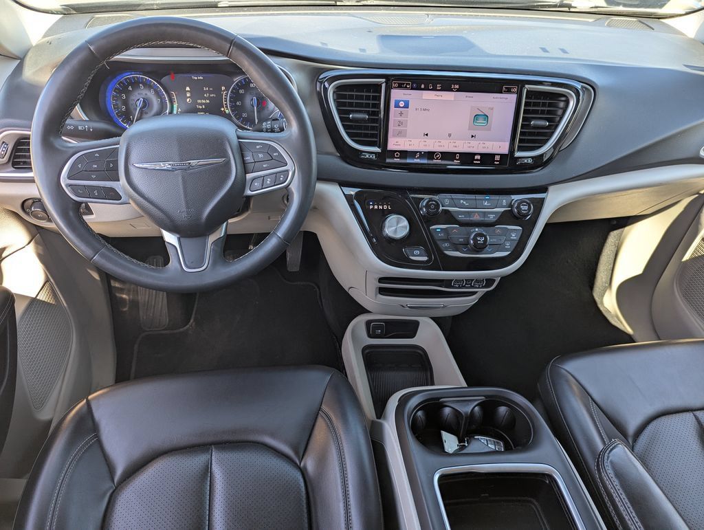 Used 2023 Chrysler Pacifica Touring-L FWD image 29