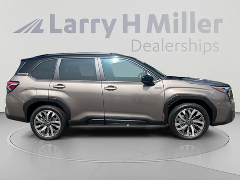 Certified 2025 Subaru Forester Touring AWD/4WD image 6