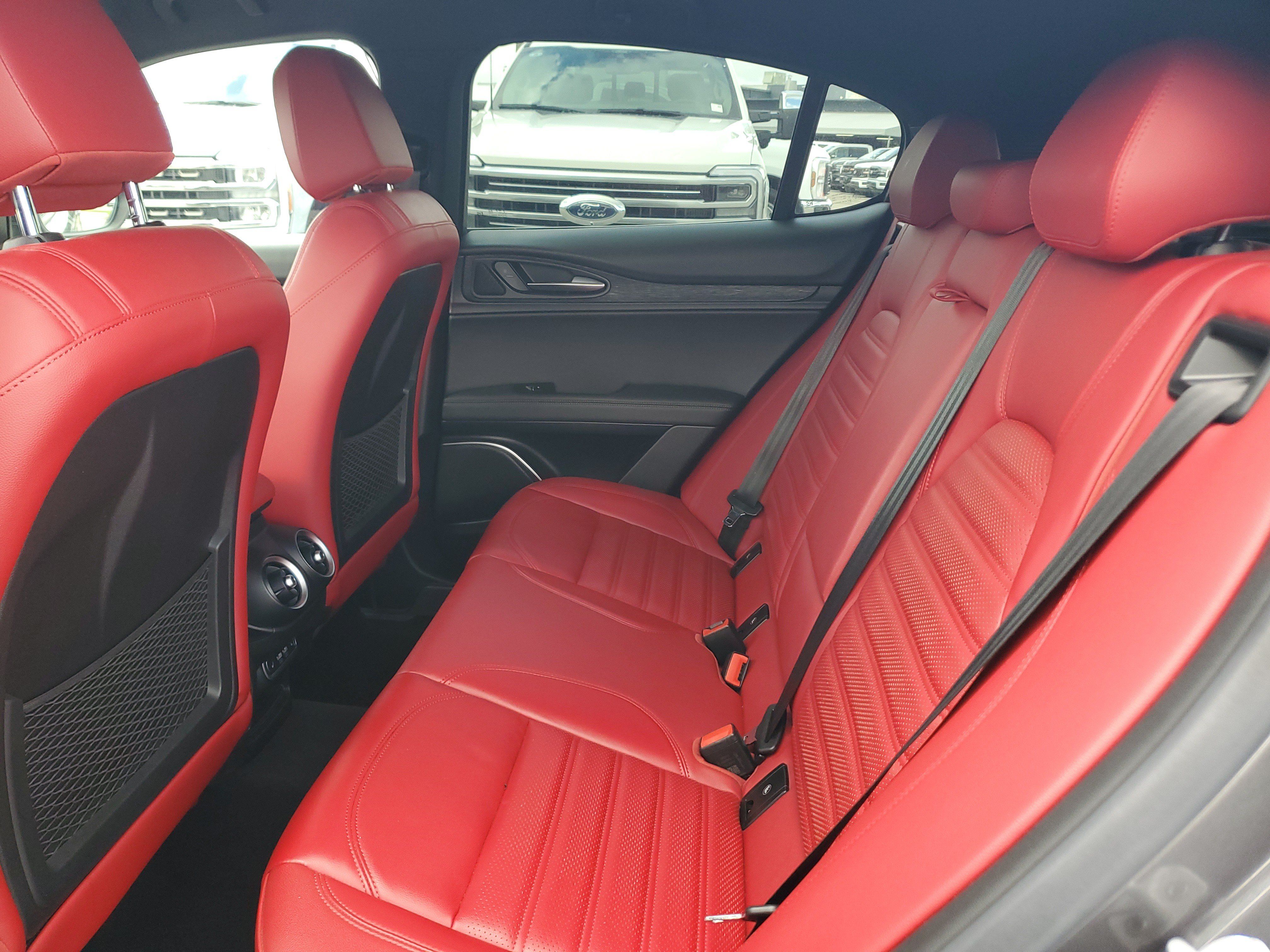 Used 2022 Alfa Romeo Stelvio Sprint AWD/4WD image 12