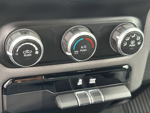 Used 2022 RAM 1500 Big Horn AWD/4WD image 19