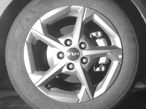 Used 2025 Kia K4 FWD image 13