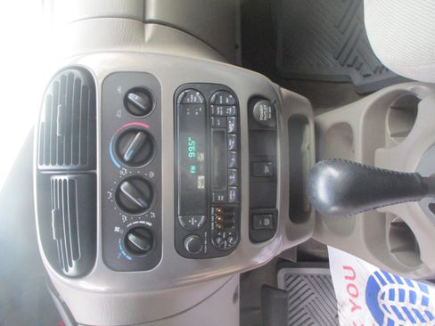 Used 2000 Plymouth Neon Sedan image 11