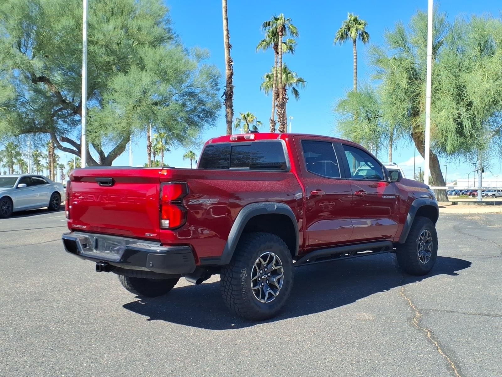 Used 2024 Chevrolet Colorado ZR2 w/ ZR2 Convenience Package III AWD/4WD image 5