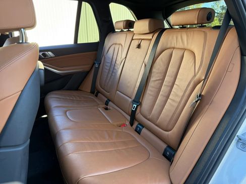 Used 2019 BMW X5 xDrive40i w/ M Sport Package image 29