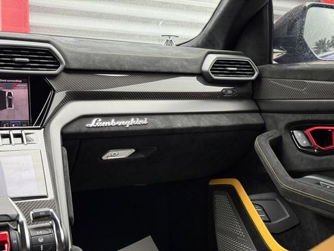 Used 2024 Lamborghini Urus Performante image 18