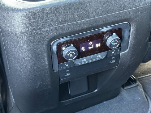 New 2026 Chevrolet Suburban Premier image 14