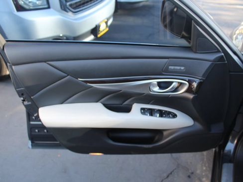 Used 2013 INFINITI M37 w/ Premium Pkg RWD image 15