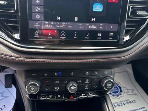 Used 2024 Dodge Durango GT AWD/4WD image 19