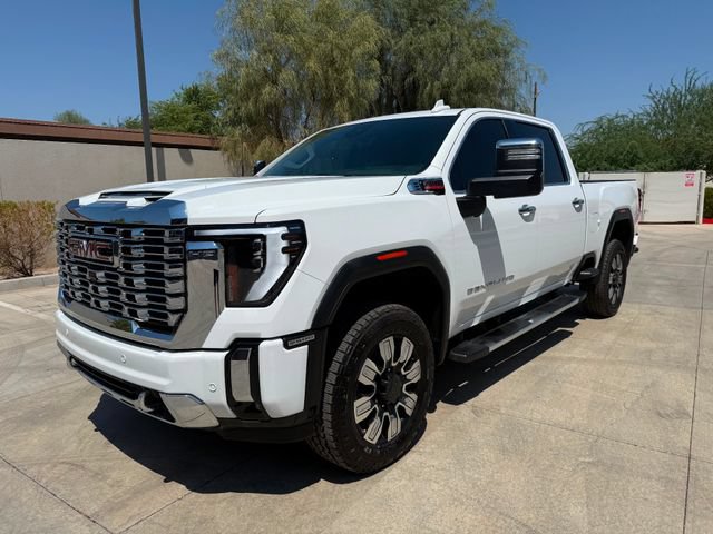 Used 2024 GMC Sierra 2500 Denali w/ Denali Reserve Package AWD/4WD image 4