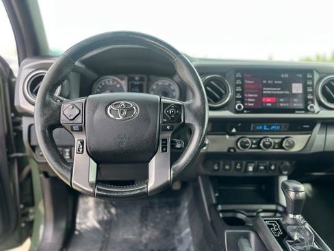 Used 2021 Toyota Tacoma TRD Sport w/ Technology Package RWD image 18