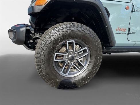 Used 2024 Jeep Gladiator Mojave w/ Convenience Group image 13