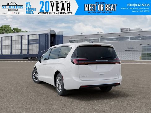 New 2027 Chrysler Pacifica Select AWD/4WD image 4