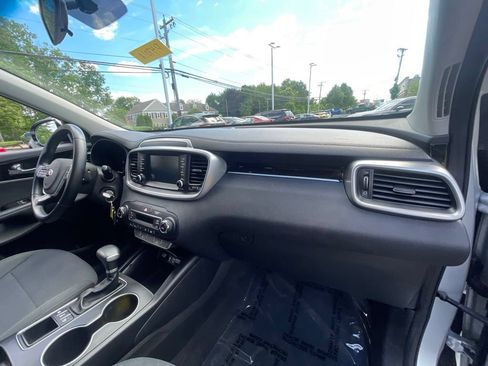 Used 2020 Kia Sorento LX w/ LX I4 Convenience Package AWD/4WD image 13