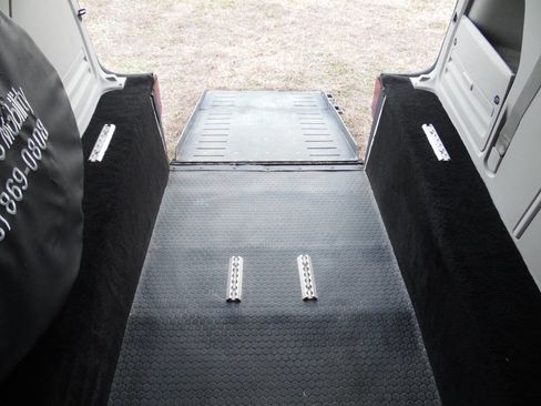 Used 2014 Dodge Grand Caravan SXT w/ UConnect Hands-Free Group image 28