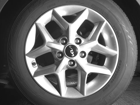 Used 2025 Kia Soul LX w/ LX Technology Package image 14