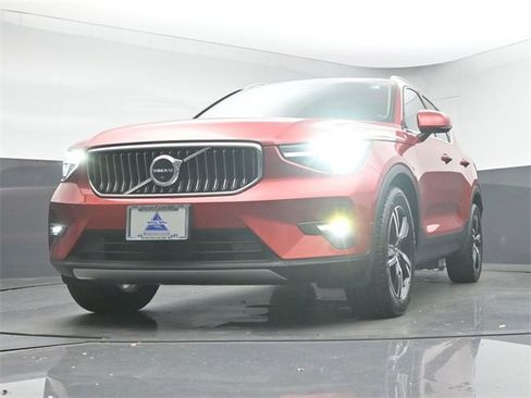 Used 2023 Volvo XC40 B5 Plus w/ Driver Assist Package image 37