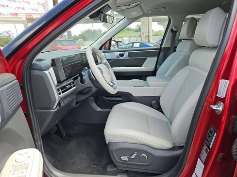 Used 2025 Hyundai Santa Fe SEL FWD image 11