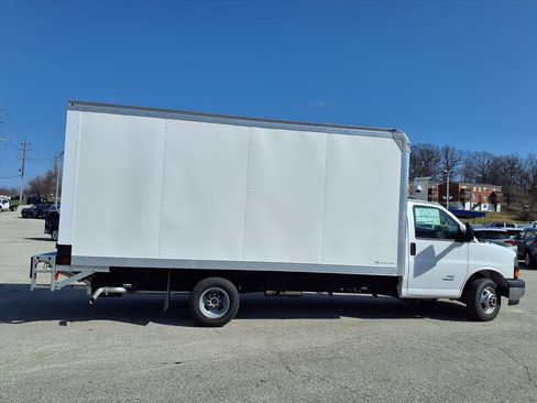 New 2026 GMC Savana 4500 w/ Driver Convenience Package image 20